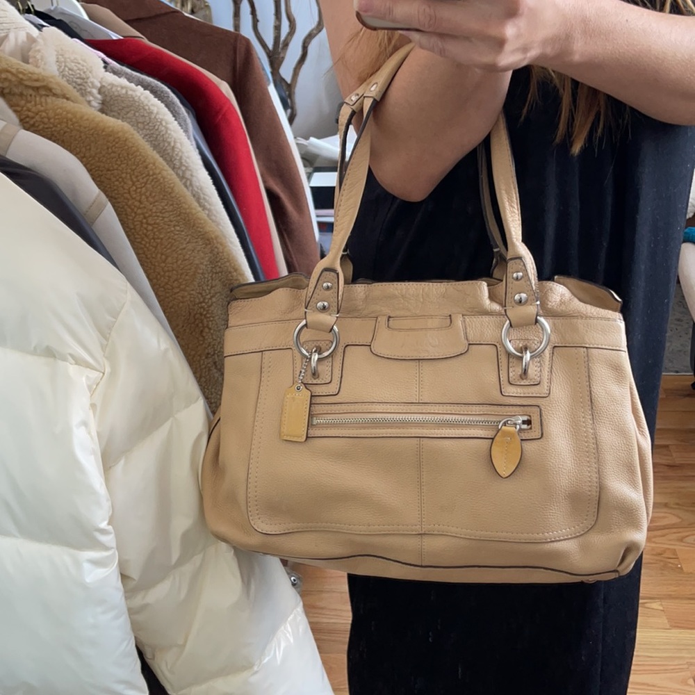 Coach Penelope Beige/Butter Butter/Beige Leather Shoulder Bag